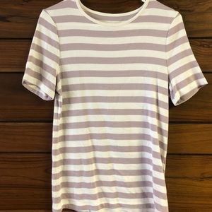 Never worn t shirt, fits long